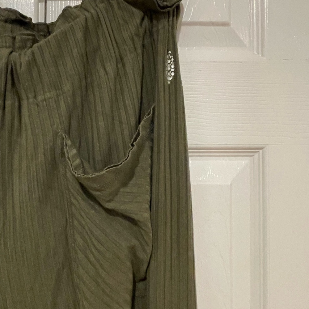 FREE PEOPLE MOVEMENT BLISSED OUT WIDE LEG PANTS CARGO GREEN RIBBED - Picture 5 of 7